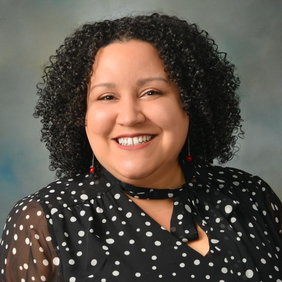  Head Shot of Laura Ross